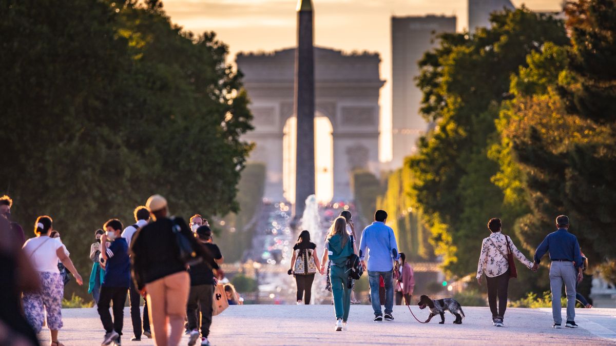 Wzrost cen paliw sprawia, że Francuzi rezygnują m.in. z wyjazdów