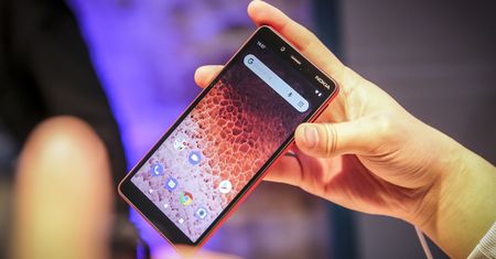Nokia zmienia swoją tożsamość. Pokazała nowe logo