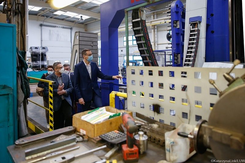 Premier Mateusz Morawiecki z wizytą w firmie Sigma S.A. w Jastkowie | fot. Katarzyna Link, LUW