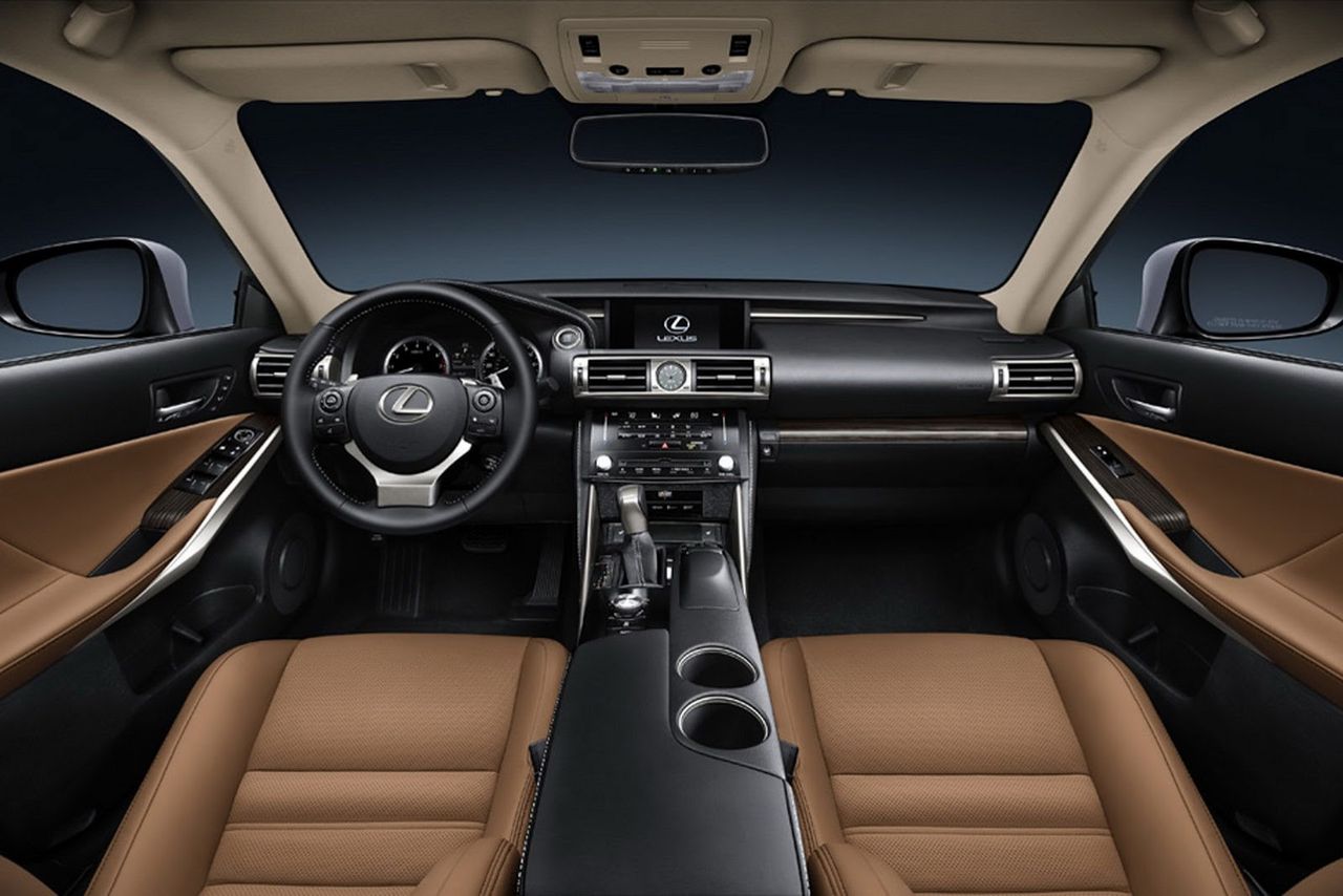 2013 LEXUS IS (10)