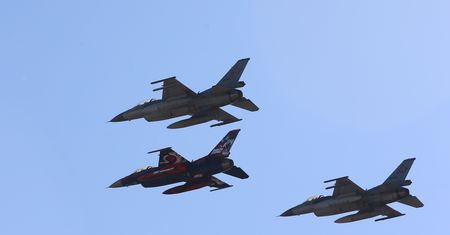 Turcja wysyła sąsiadowi sześć F-16. W tle incydent z irańskim dronem