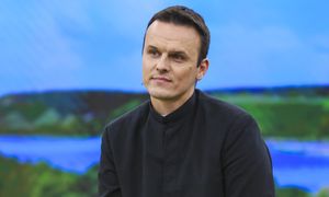 Ksiądz wystąpi w reality show. Takie stanowisko zajęli jego przełożeni