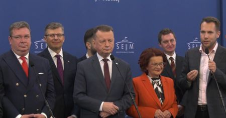 Padło pytanie o tubki z musem. Spięcie z dziennikarzem na konferencji PiS