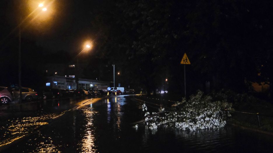 Radar burz. Ulewne deszcze przeszły nad Polską. Ponad tysiąc zgłoszeń do strażaków 