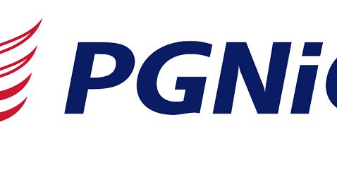 PGNiG na 100-lecie niepodległości z biało-czerwonym płomieniem w logo