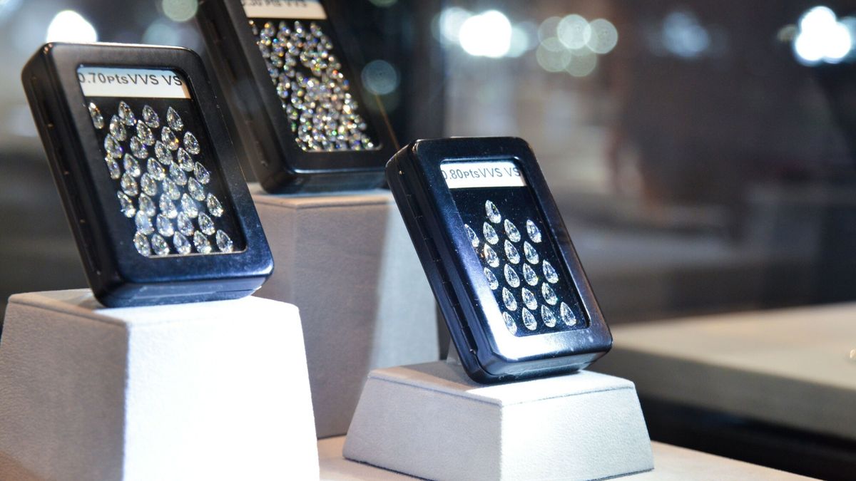 Reporter baza 2020-06-a
Illustration diamond and jewelry fair at the 'Antwerp World Diamond Centre' in Antwerp, Sunday 06 May 2018 F. Andrieu / Agencepeps / Reporters  Illustration du salon du diamant et des bijoux 'Carat +' au 'Antwerp World Diamond Centre' ?? Anvers, dimanche 06 mai 2018 F. Andrieu / Agencepeps / Reporters  Reporters / Andrieu