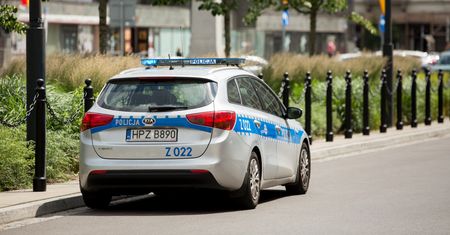 Wrocław. Nie żyje 8-latka potrącona przez samochód. Lekarze przez kilka dni walczyli o jej życie