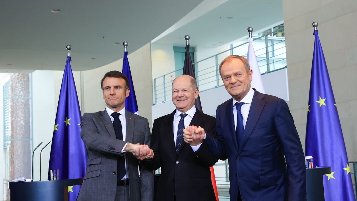 Premier Donald Tusk, kanclerz Niemiec Olaf Scholz oraz prezydent Francji Emanuel Macron