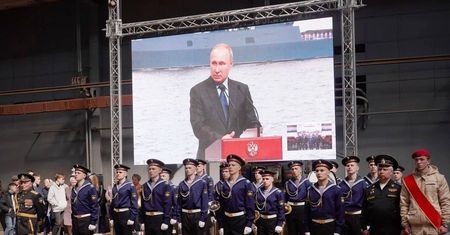 Kaliningrad krzyczy "hańba!". Dopełnia się upadek regionu. Fachowcy z fabryki Awtotor mają iść "zbierać jagody"