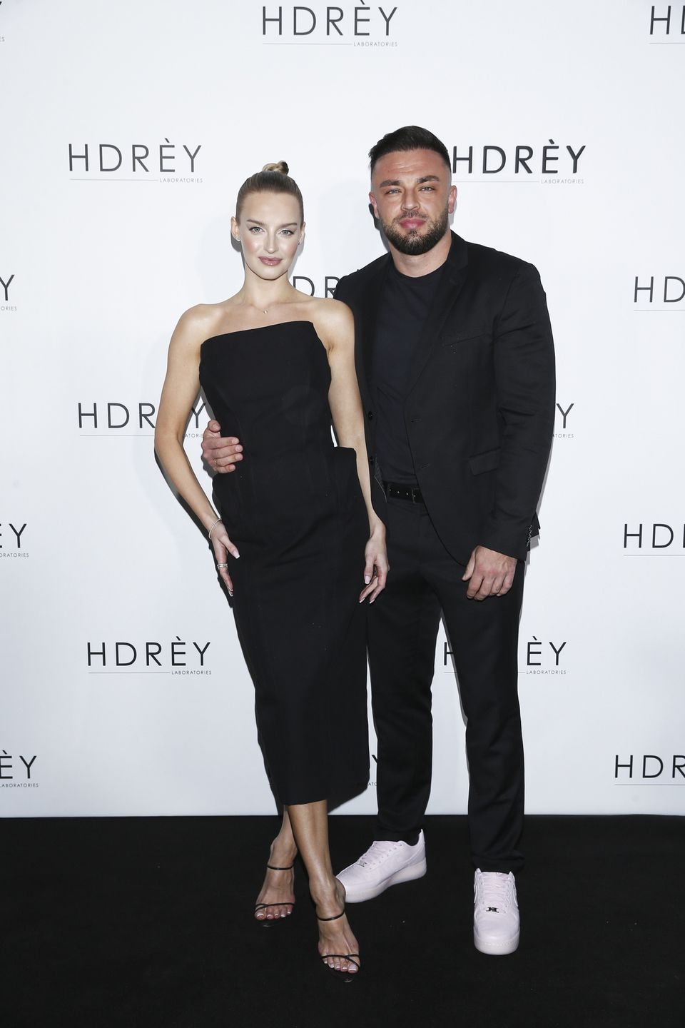 Roger Salla, Karolina Pisarek-Salla