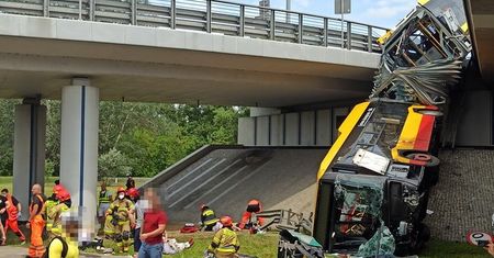 Rusza  proces kierowcy autobusu, który po narkotykach spadł z wiaduktu na moście Grota-Roweckiego w Warszawie.