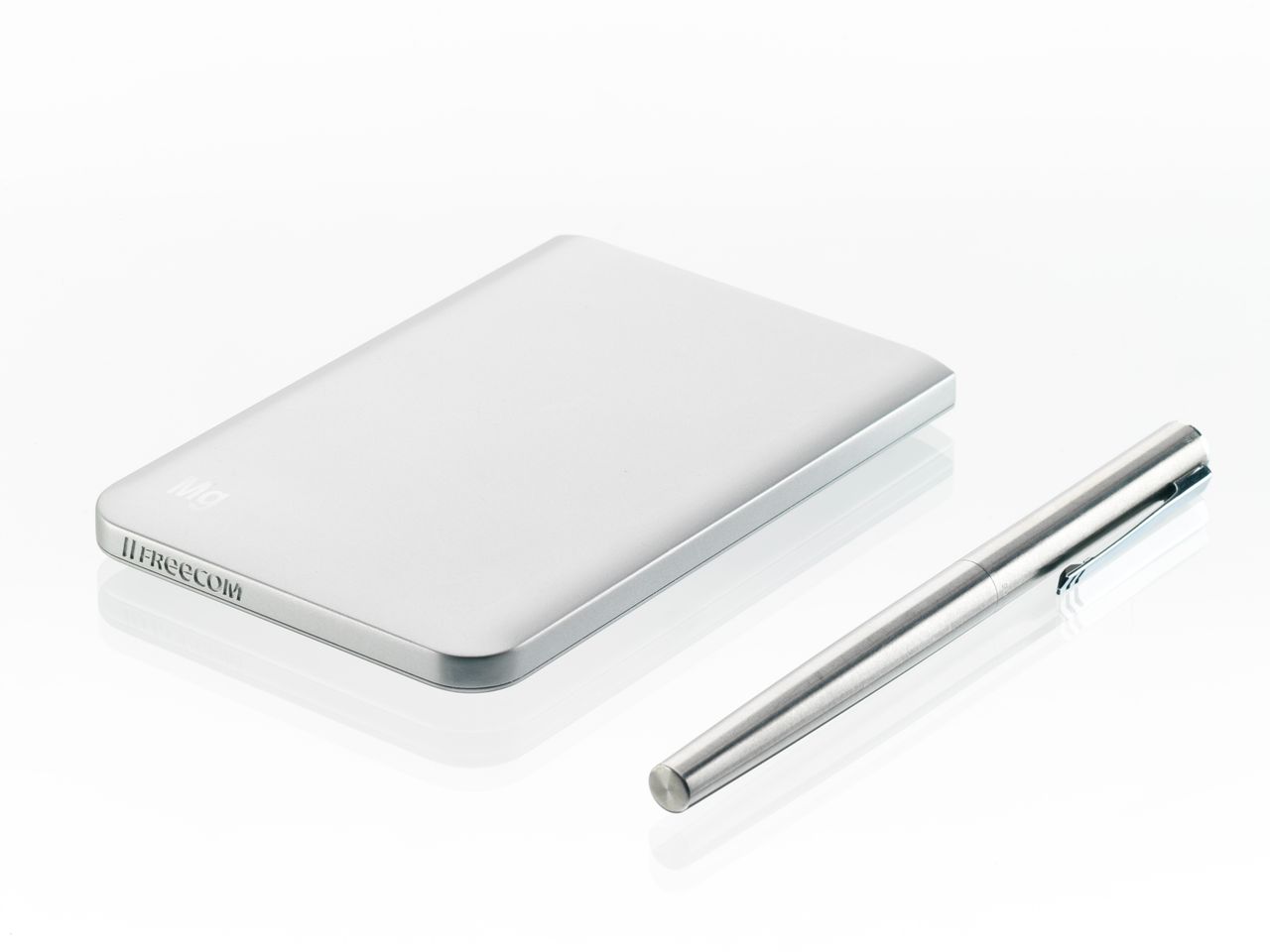 Najcieńszy na świecie dysk zewnętrzny trafia do Polski