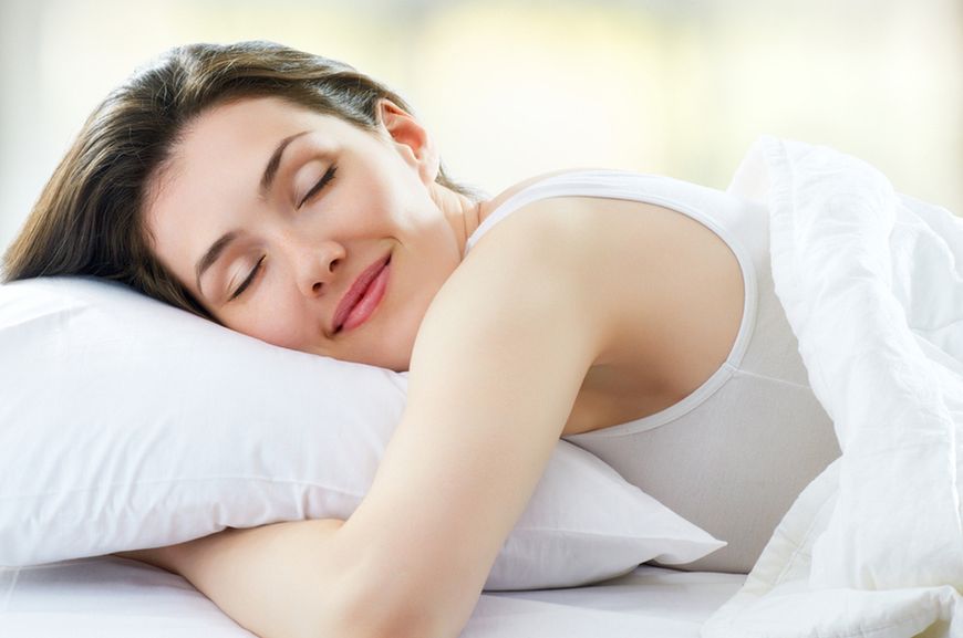 Na zdrowy sen dobrze wpływa prowadzenie regularnego trybu życia