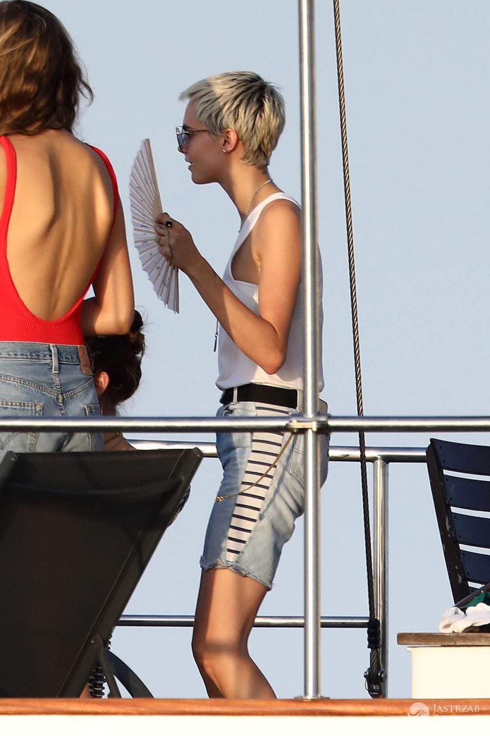 Cara Delevingne z siostrą Poppy w Saint Tropez