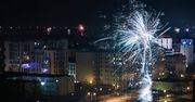 Suczka wystraszyła się petardy i zerwała się ze smyczy. Skutki były dramatyczne