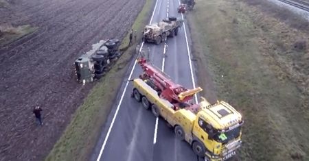 Tak Amerykanie ugrzęźli w polskim błocie. Nawet ciągnik nie dał rady