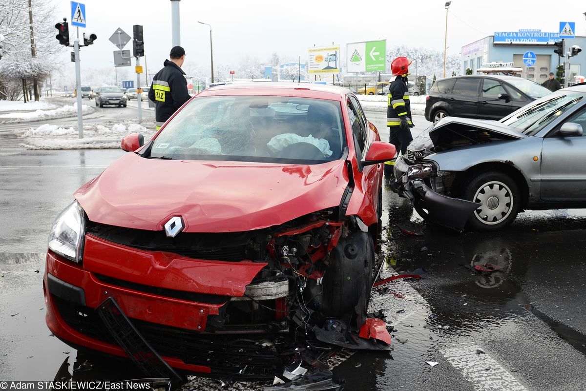 Auto zastępcze na koszt ubezpieczyciela czy poszkodowanego? Coraz więcej spraw trafia do sądu