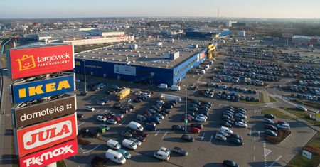 Uwaga na parkingowych naciągaczy. Polują pod największymi marketami