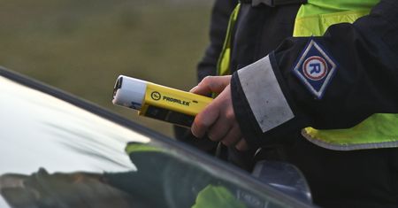 Lublin: pijana kobieta uciekając z miejsca kolizji wsiadła do nieoznakowanego radiowozu i poprosiła o ukrycie