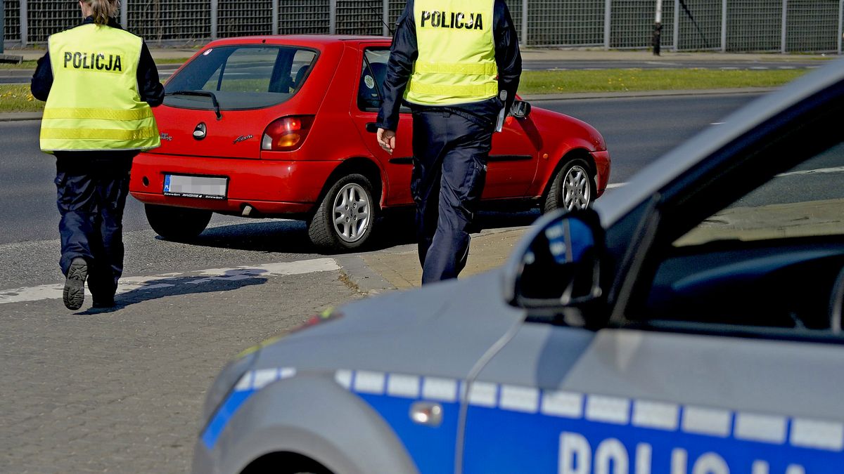 Lubin. Pijany 62-latek bez nóg prowadził z protezą w ręku