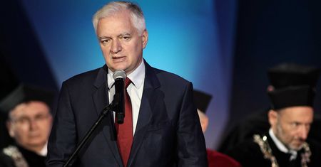 Wicepremier Jarosław Gowin: Donald Tusk gra w to, w co wygrywa