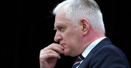 Ujawniono zarobki NBP. Jarosław Gowin sugeruje, że Adam Glapiński powinien odejść