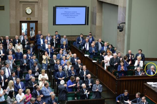 Internauci WP nie mają żadnych złudzeń. Jarosław Kaczyński zmusił Gowina do głosowania za ustawą o SN