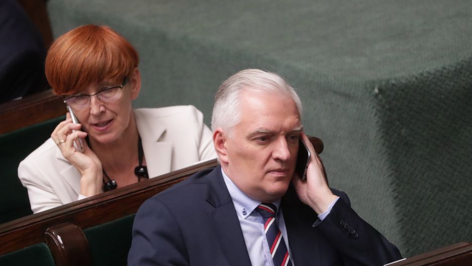 Jarosław Gowin jako jedyny nie wstał i nie bił braw, kiedy przyjęto ustawę o Sądzie Najwyższym