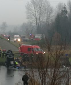 Ciężarówka wpadła do rzeki. Kierowca nie żyje