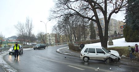 Musi zapłacić 100 tys. złotych za spowodowanie wypadku ze skutkiem śmiertelnym. Pomylono go... z jego imiennikiem