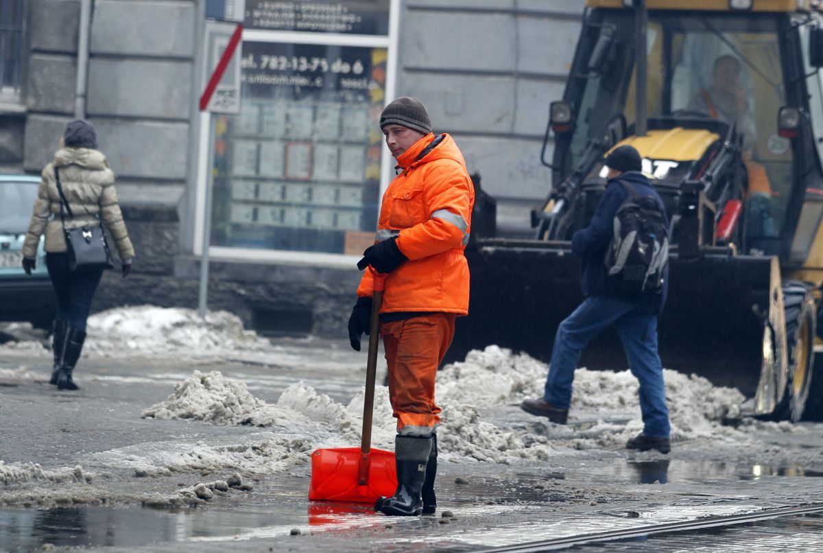 Zimny wyż Katharina i deszcz ze śniegiem. IMGW wydało ostrzeżenia