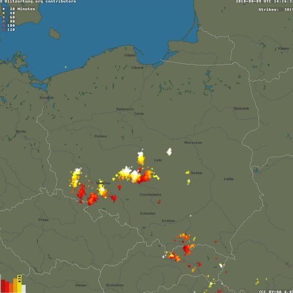 Nawalne deszcze, grad o średnicy 3 centymetrów. Niespodziewane burze na zachodzie Polski