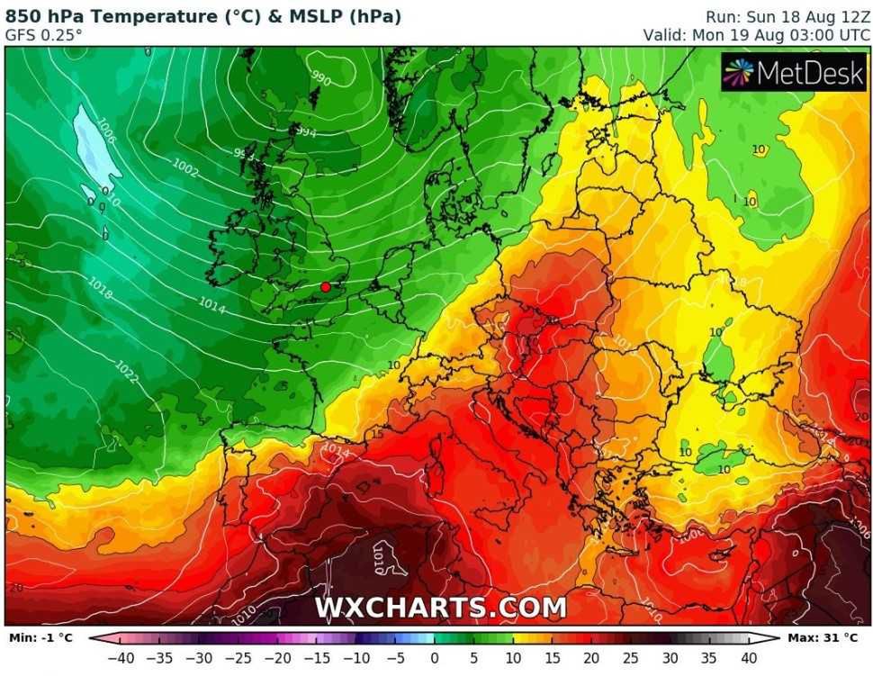 Pogoda. Upalny początek tygodnia, a do tego "destrukcyjny downburst"