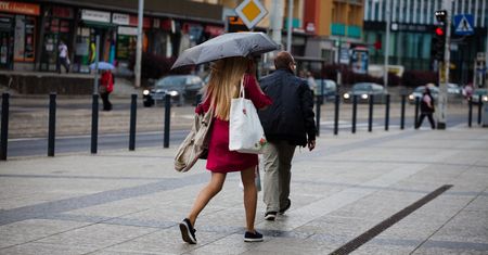 Pogoda w Polsce. Ochłodzenie i opady deszczu. W górach możliwy śnieg