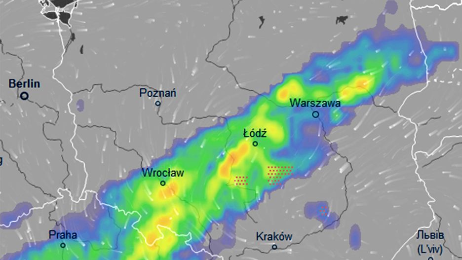 W piątek strefa ulew znajdzie się nad centrum Polski. Po przejściu frontu temperatura spadnie do 18-20 st. C