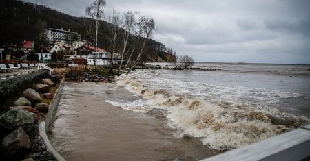 Alert pogodowy. Silny wiatr na północy kraju