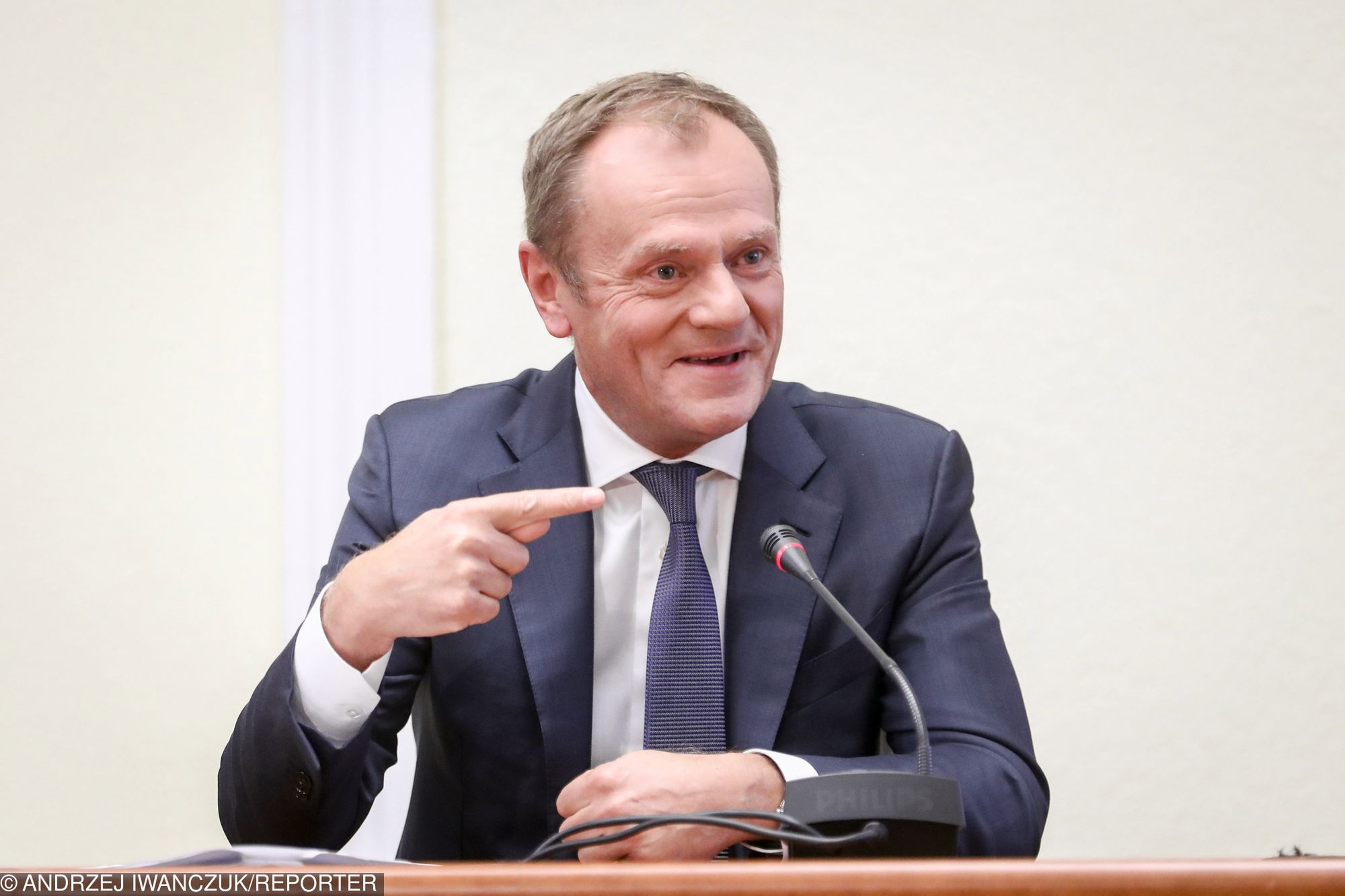 Donald Tusk odpowiada na pytania komisji ds. Amber Gold 