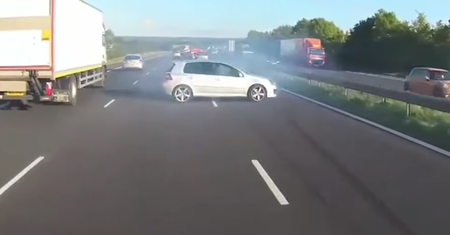 Wypadek na autostradzie. Mistrzowski refleks kierowcy autobusu