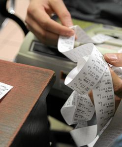 Polska flaga na paragonach? Poseł PiS wystąpił już do ministra w tej sprawie