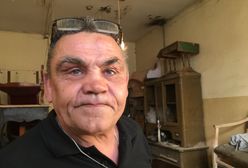 Ten bezdomny zawstydziłby wielu polskich biznesmenów. W starym magazynie ma prawdziwe skarby