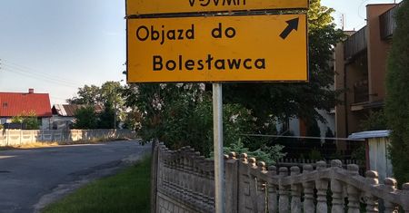 Znak stanął do góry nogami. Nasz świat chyba również
