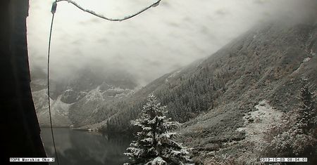Tatry w śniegu. TOPR ostrzega turystów przed wyprawą w góry