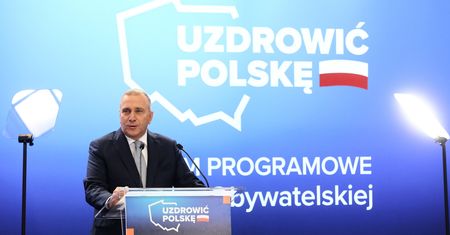 Szóstka Schetyny. Powrót handlu w niedzielę i 13. emerytura na stałe. Oto plan opozycji na gospodarkę