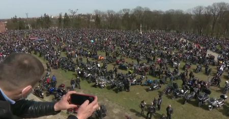 “Obawy są, ale wiara czyni cuda”. Tłumy motocyklistów na jasnogórskich błoniach