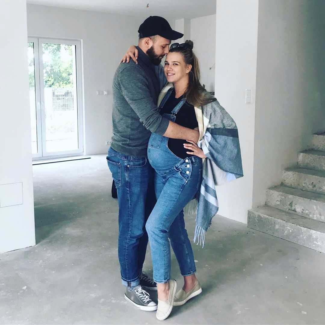 Agnieszka Kaczorowska z mężem w nowym domu