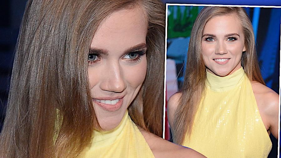 Agnieszka Kaczorowska na żółto