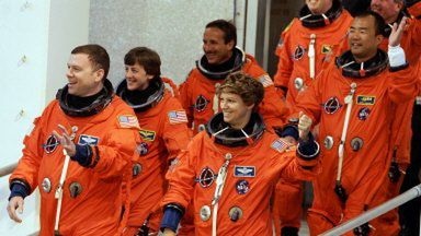 Załoga Discovery przed startem