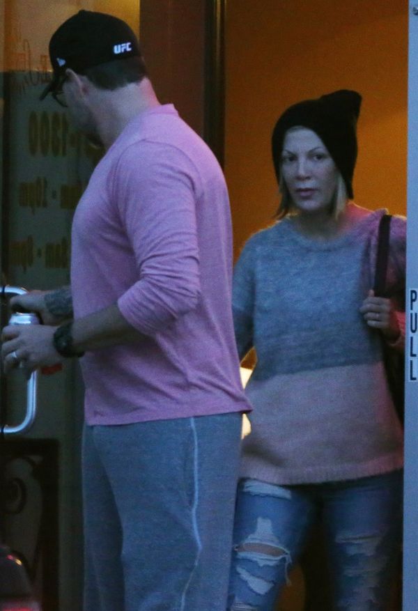 Tori Spelling: brak makijażu zdradził jej prawdziwy wygląd