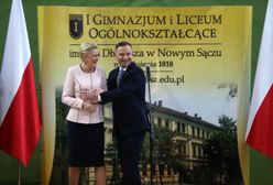 Prezydent Andrzej Duda w wyśmienitym humorze. Żart z Emmanuela Macron rozbawił wszystkich