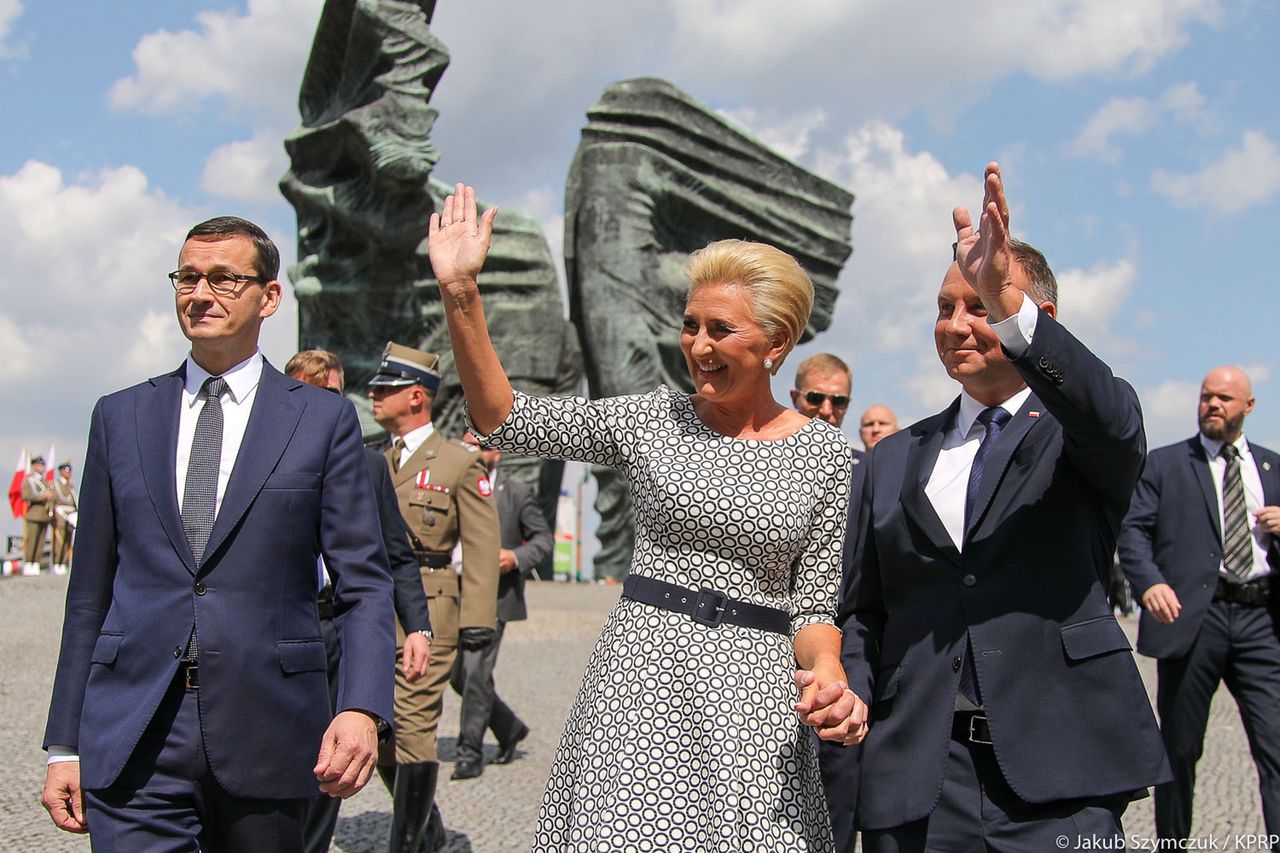 15 sierpnia. Defilada 2019 w Katowicach. Agata Kornhauser-Duda przyciągała wzrok